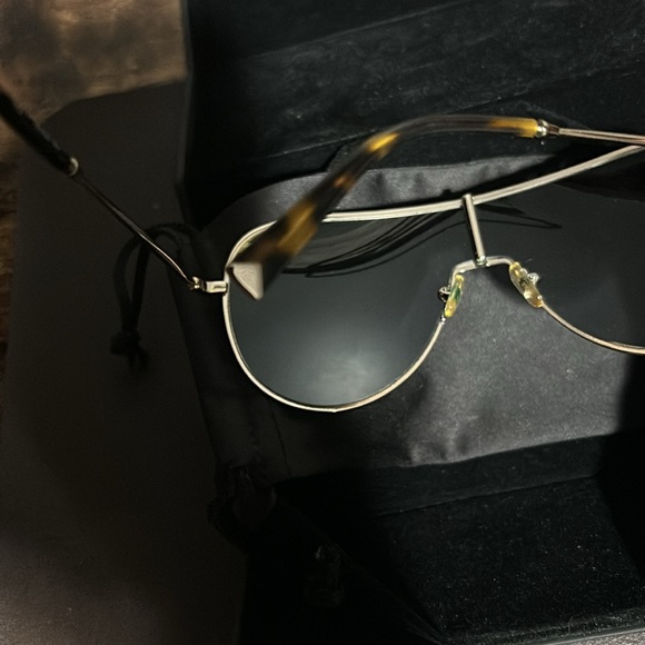 Kendall & Kylie Layla Shelded Aviator Sunglasses Pacific Gold tortoise - Picture 4 of 13